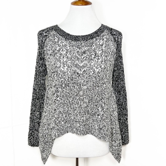Anthropologie Crochet Lace High Low Mixed Media Black White Sweater Size MP - Picture 2 of 10